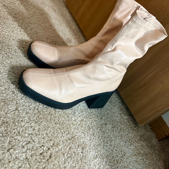 Lulus | Hughes Mid-Calf Platform Stretch Boot in Almond, size 8.5US - Picture 3 of 10